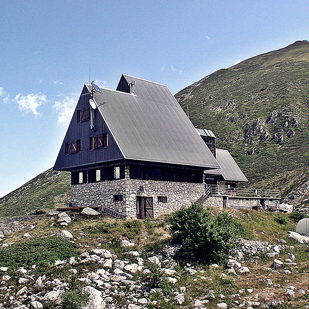 REFUGIO DE MONTAÑA PIERO GARELLI – CHIUSA DI PESIO (CN)